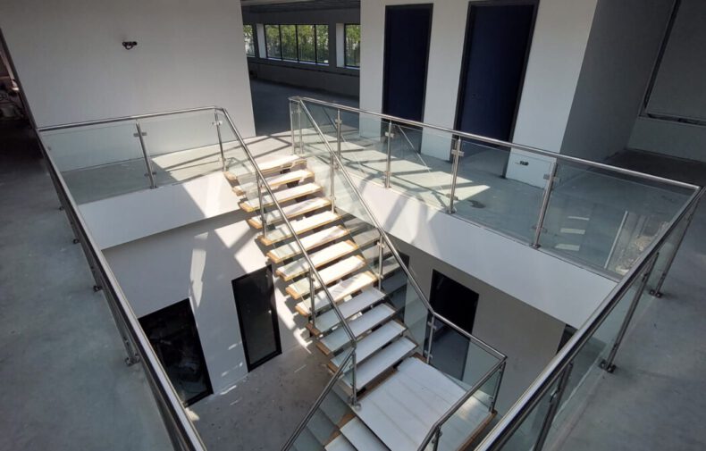 Trap incl. glazen balustrade